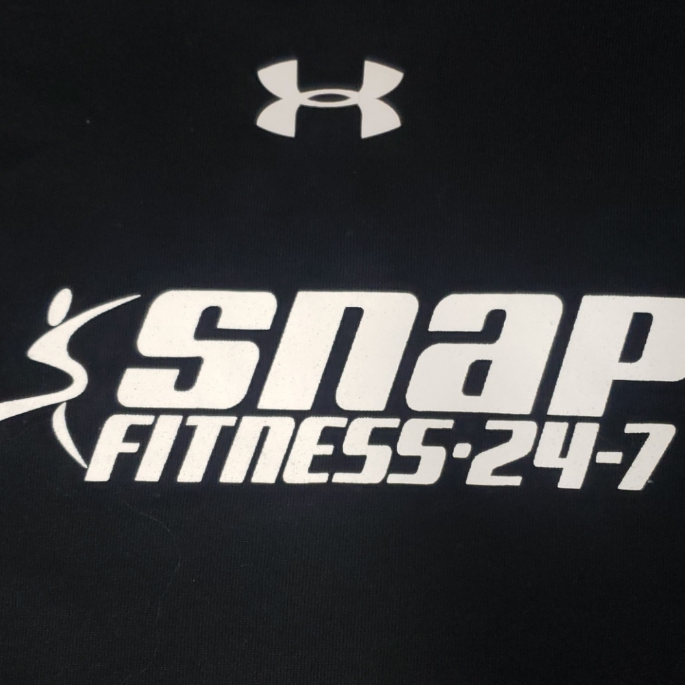 Black under armor snap fitness t shirt size xl🌺🌺